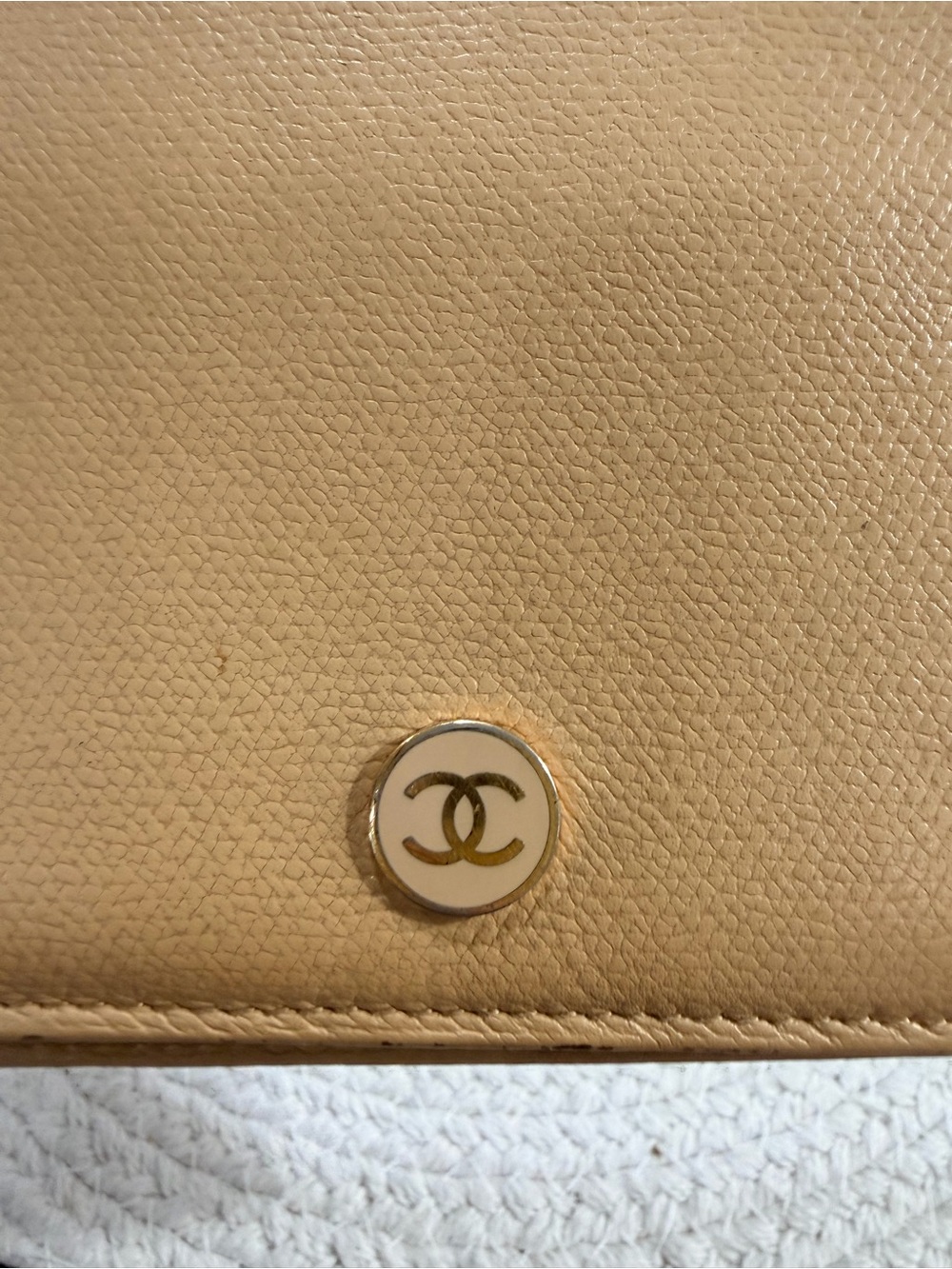 Pre- Loved CHANEL Auth CHANEL Coco Button wallet beige Leather + COA Card - Picture 14 of 16